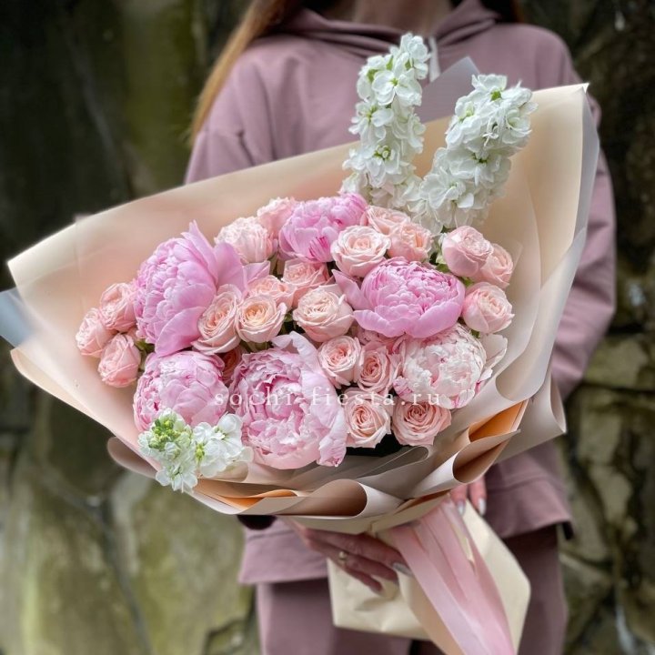 Букет с пионами №1 в Благовещенске