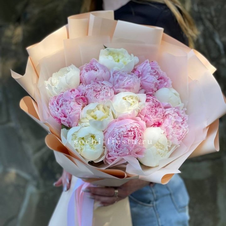 Букет 15 зефирных пионов в Благовещенске