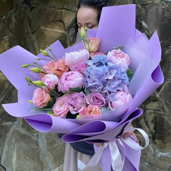 Букет с пионами "Блю логан" в Благовещенске