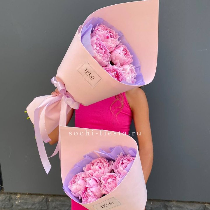 Букет из 5 пионов в Благовещенске