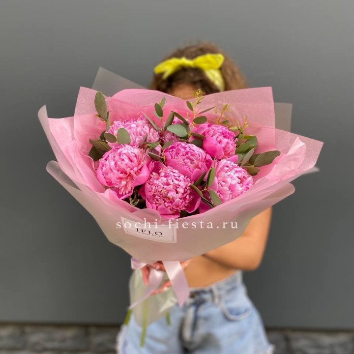 7 ярких пионов в оформлении в Благовещенске