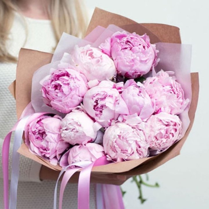 11 нежных пионов в Благовещенске