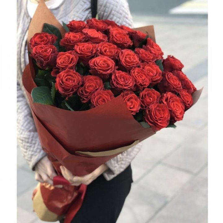 29 высоких роз  в Благовещенске