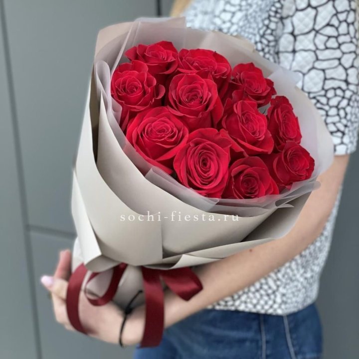 Букет красных роз "Рози" в Благовещенске