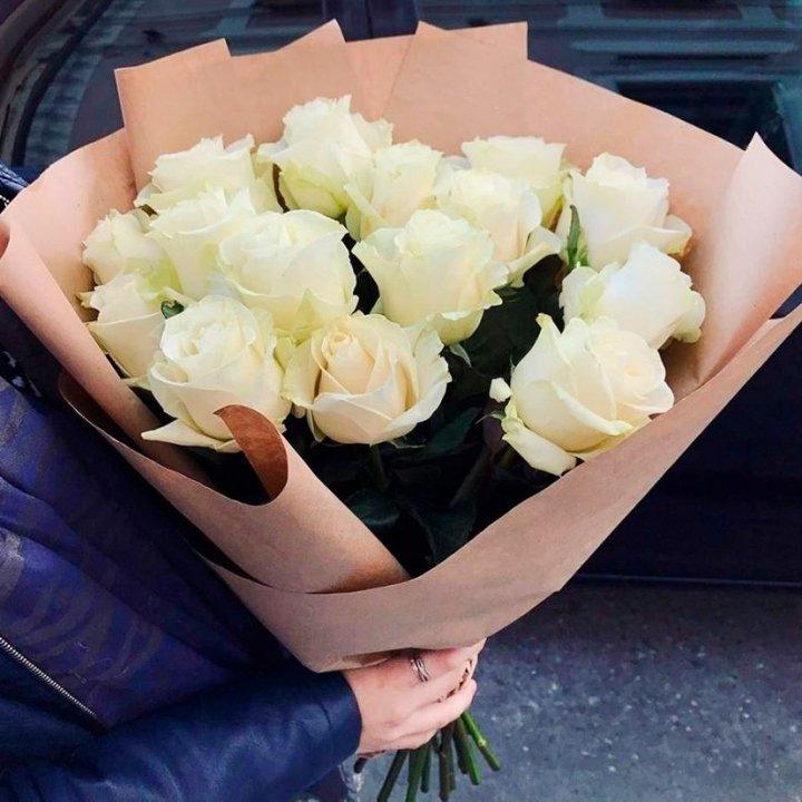 15 белых роз "Крафт" в Благовещенске