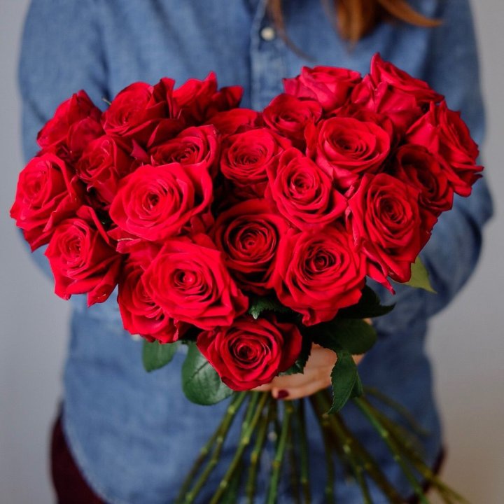 25 красных роз в Благовещенске