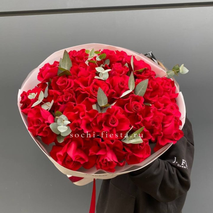 23 Красных французских роз в Благовещенске