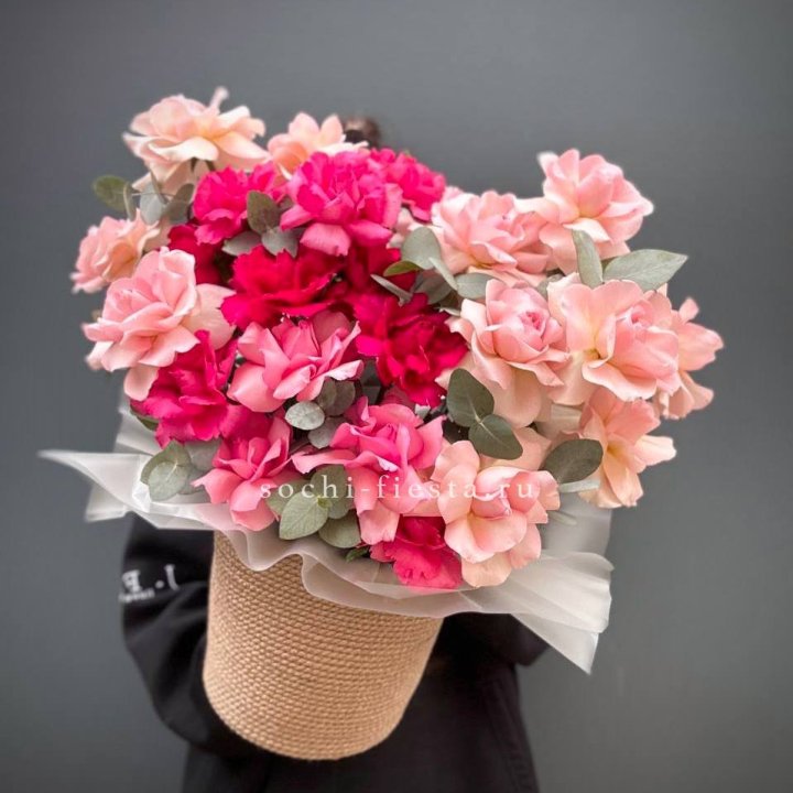 23 Французские розы Микс в боксе в Благовещенске