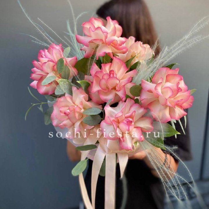 9 Французских роз Джумилия в боксе в Благовещенске