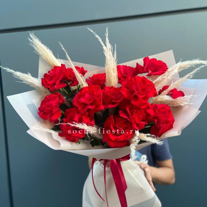 15 Красных французских розы в Благовещенске