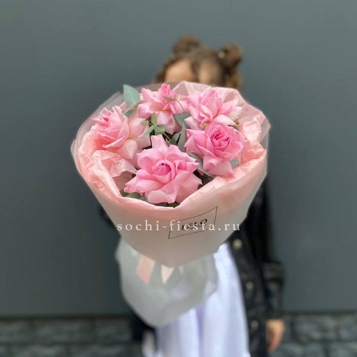 5 французских розовых роз  в Благовещенске