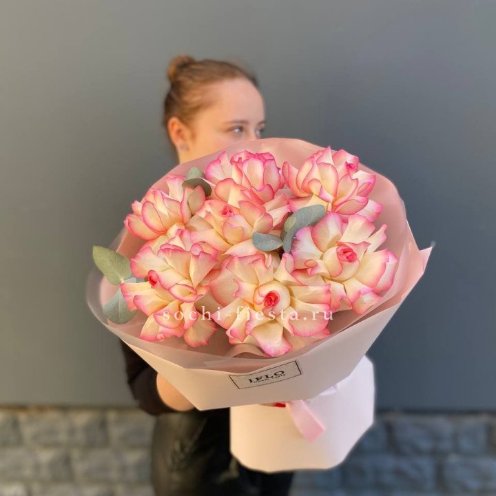 7 французских роз Джумилия в Благовещенске