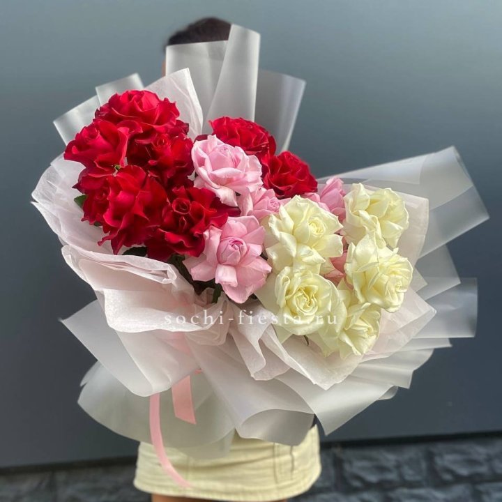 Микс из 17 роз в Благовещенске