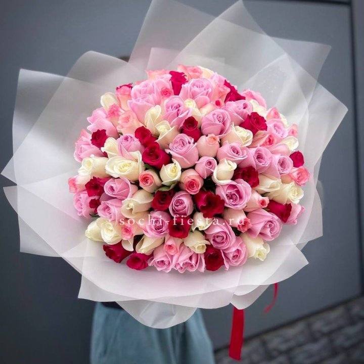 101 разноцветная роза "Карусель" в Благовещенске