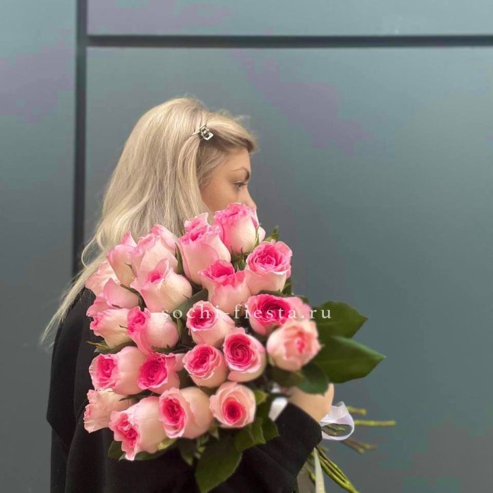  25 розовых роз в Благовещенске
