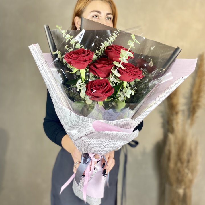5 красных роз в Благовещенске