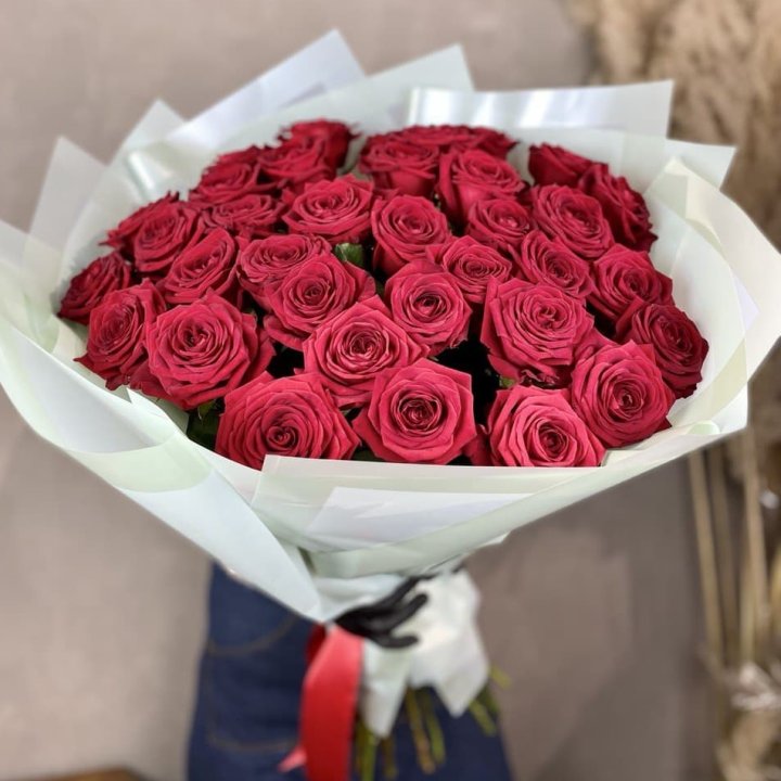 37 красных роз в Благовещенске