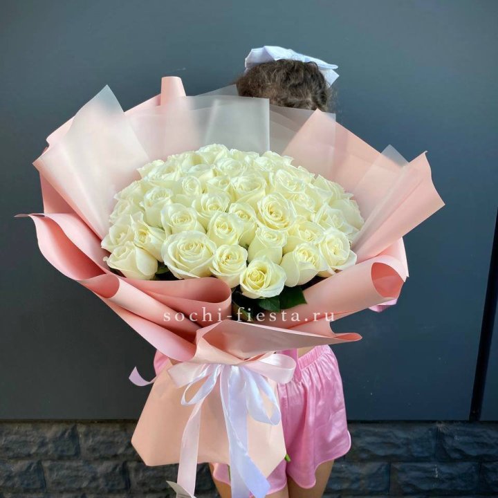 35 белых роз в Благовещенске