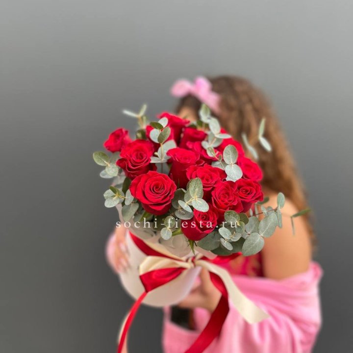 15 Красных роз в боксе №2 в Благовещенске