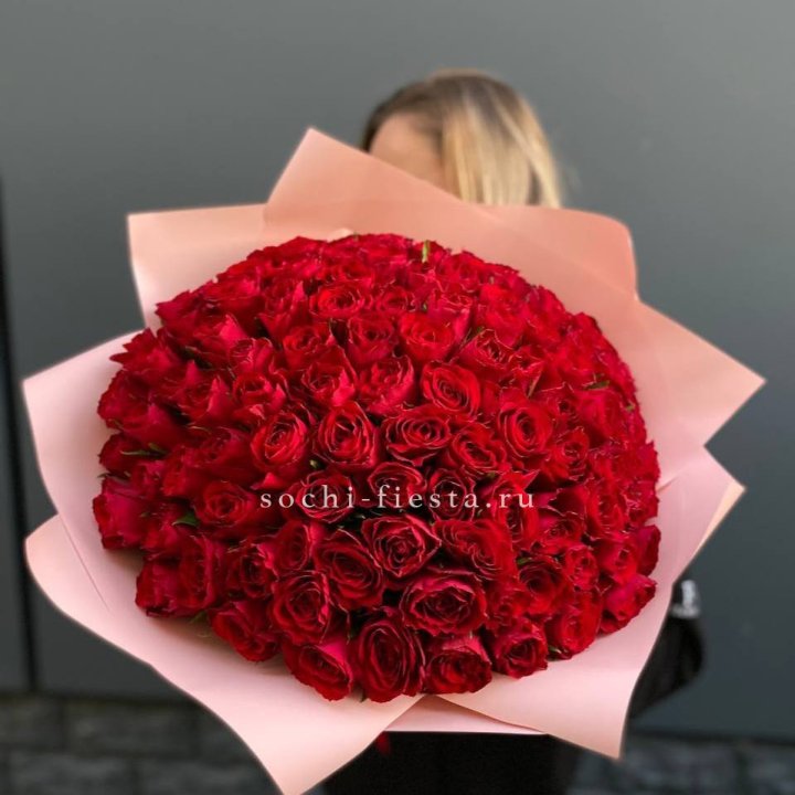 101 роза мадам ред в Благовещенске