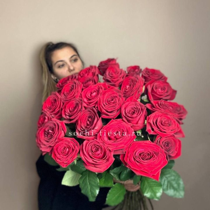 25 высоких роз в Благовещенске