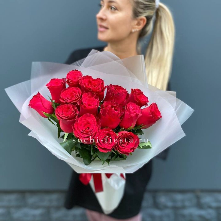 Букет из 15 красных роз  в Благовещенске