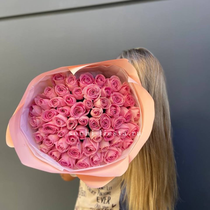 55 розовых роз в Благовещенске