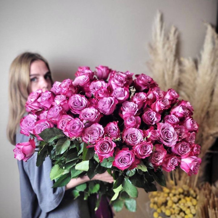 Охапка высоких роз Деп перпел в Благовещенске