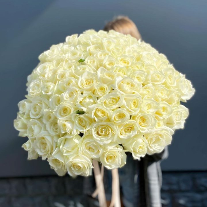 Букет  из 101 белой розы  в Благовещенске