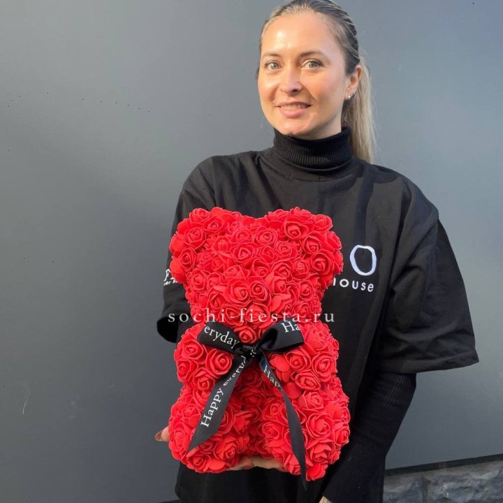 Медведь из роз красный в Благовещенске