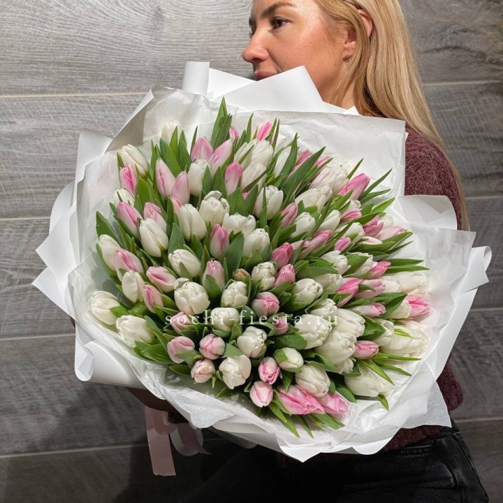 101 тюльпан нежный микс в Благовещенске