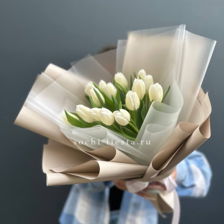 Букет из 15 белых тюльпанов в Благовещенске