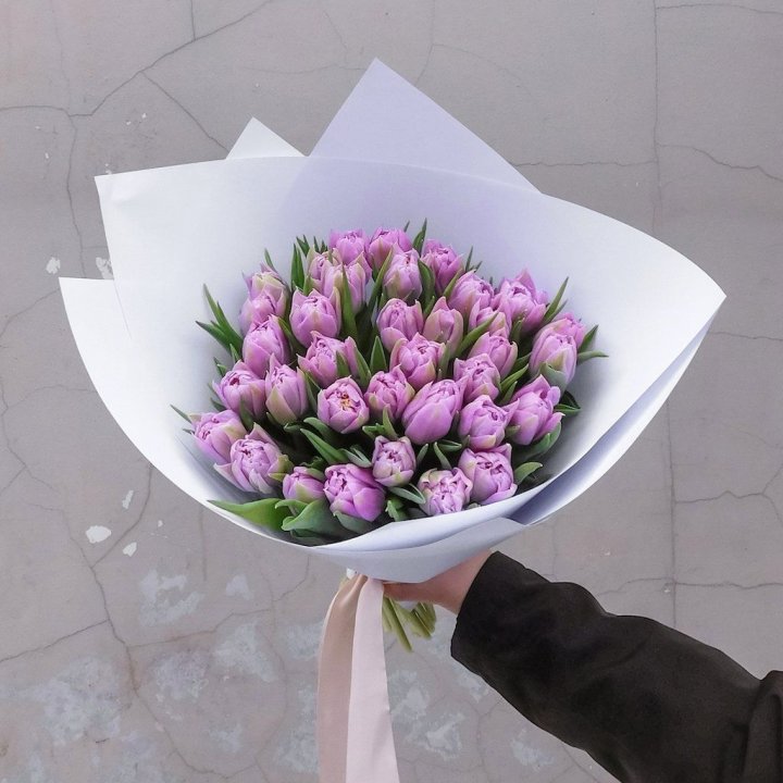 35 сиреневых тюльпанов в Благовещенске