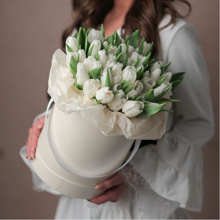 Тюльпаны в цилиндре  в Благовещенске