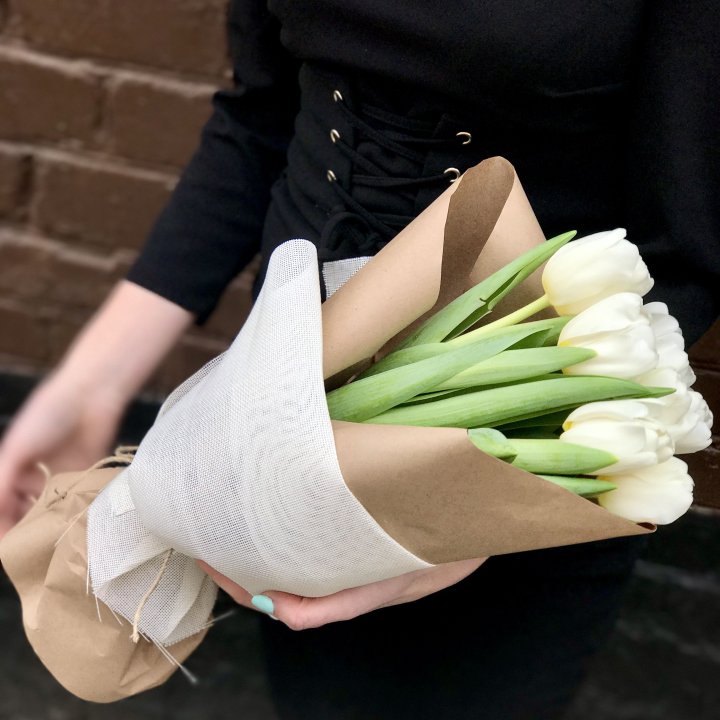 Букет белых тюльпанов в Благовещенске