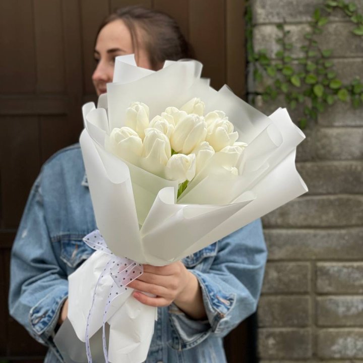 Букет белоснежных тюльпанов в Благовещенске